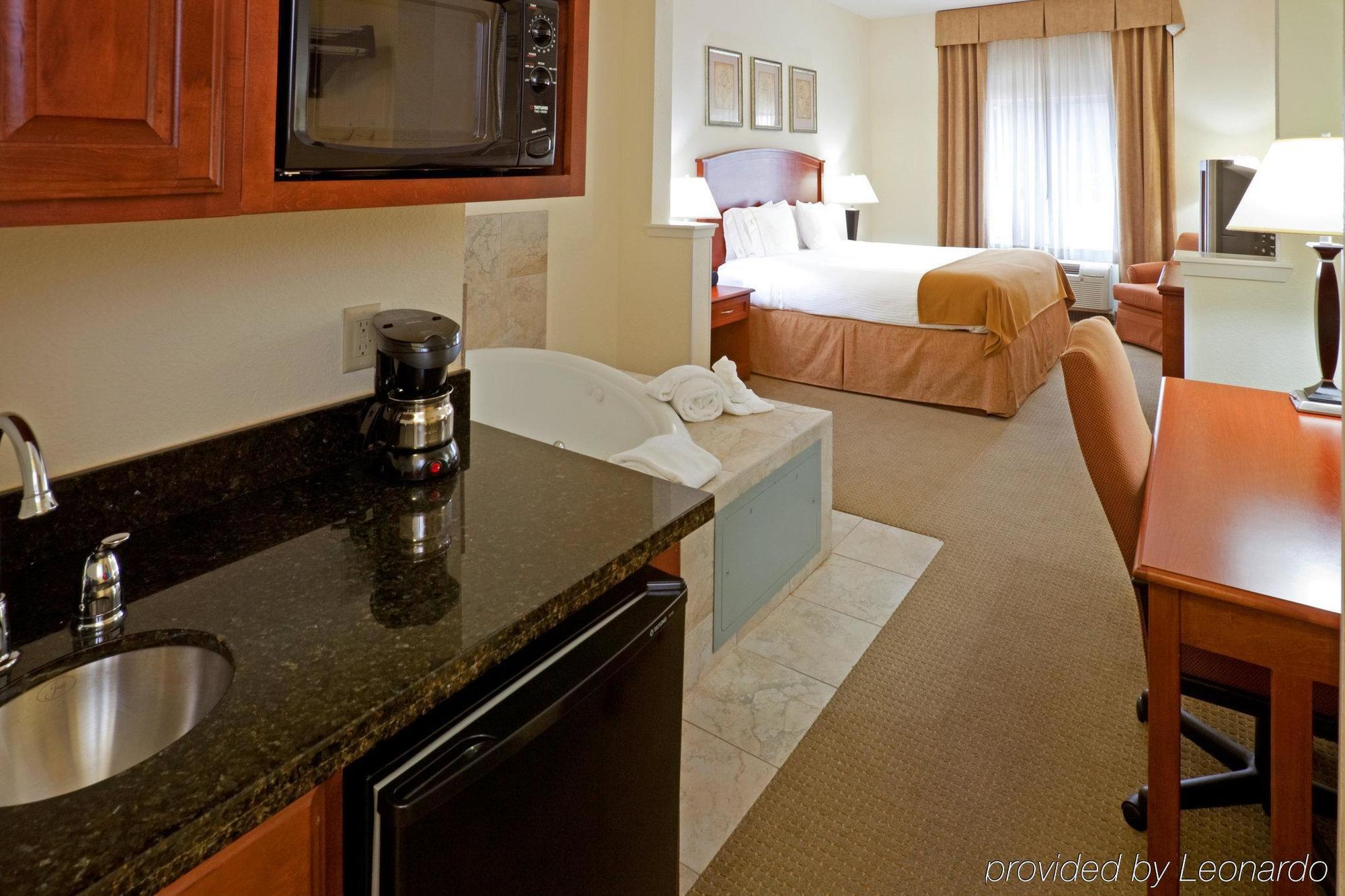 Holiday Inn Express Hotel & Suites Dallas - Grand Prairie I-20 By Ihg Eksteriør billede